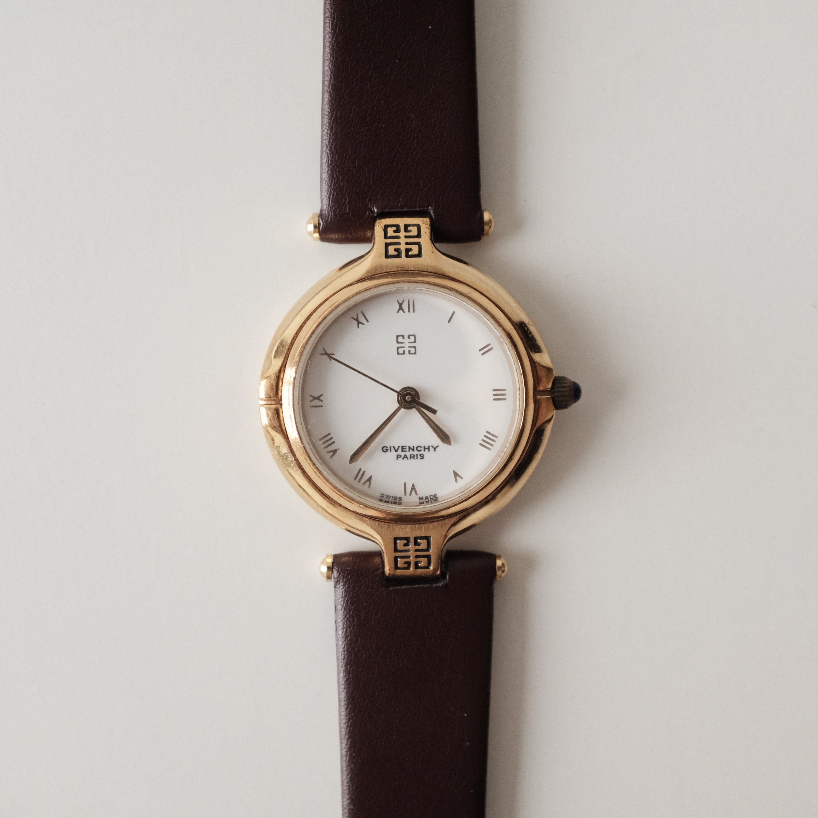 GIVENCHY PARIS WRIST WATCH. Clocks & Watches - Wristwatches - Auctionet