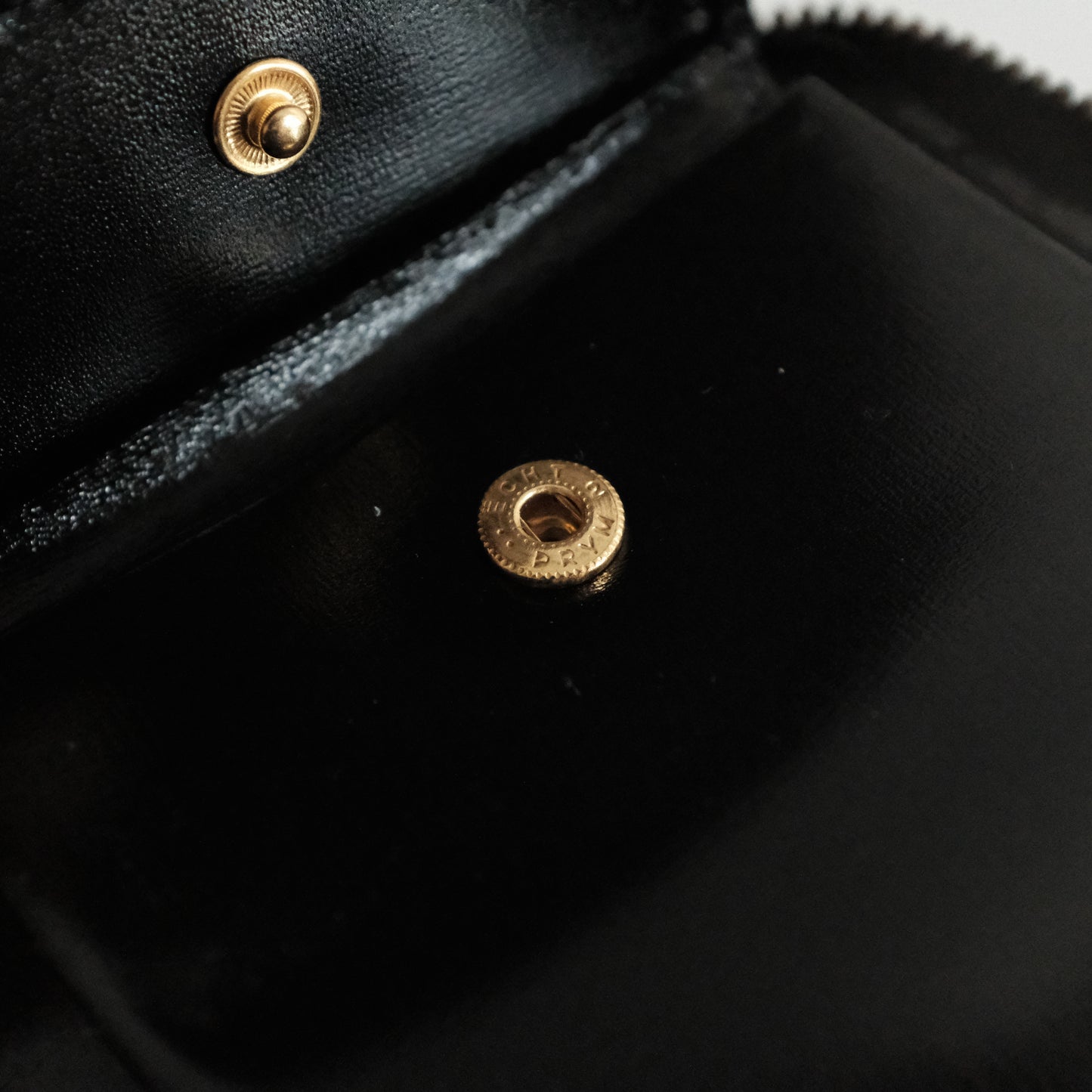 Vintage Gucci Leather Zip Cardholder with Coin Purse