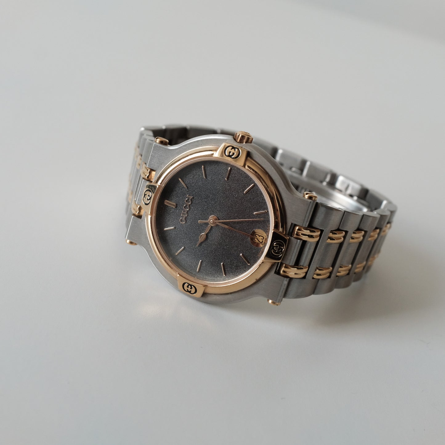 Vintage Gucci 9000M Watch