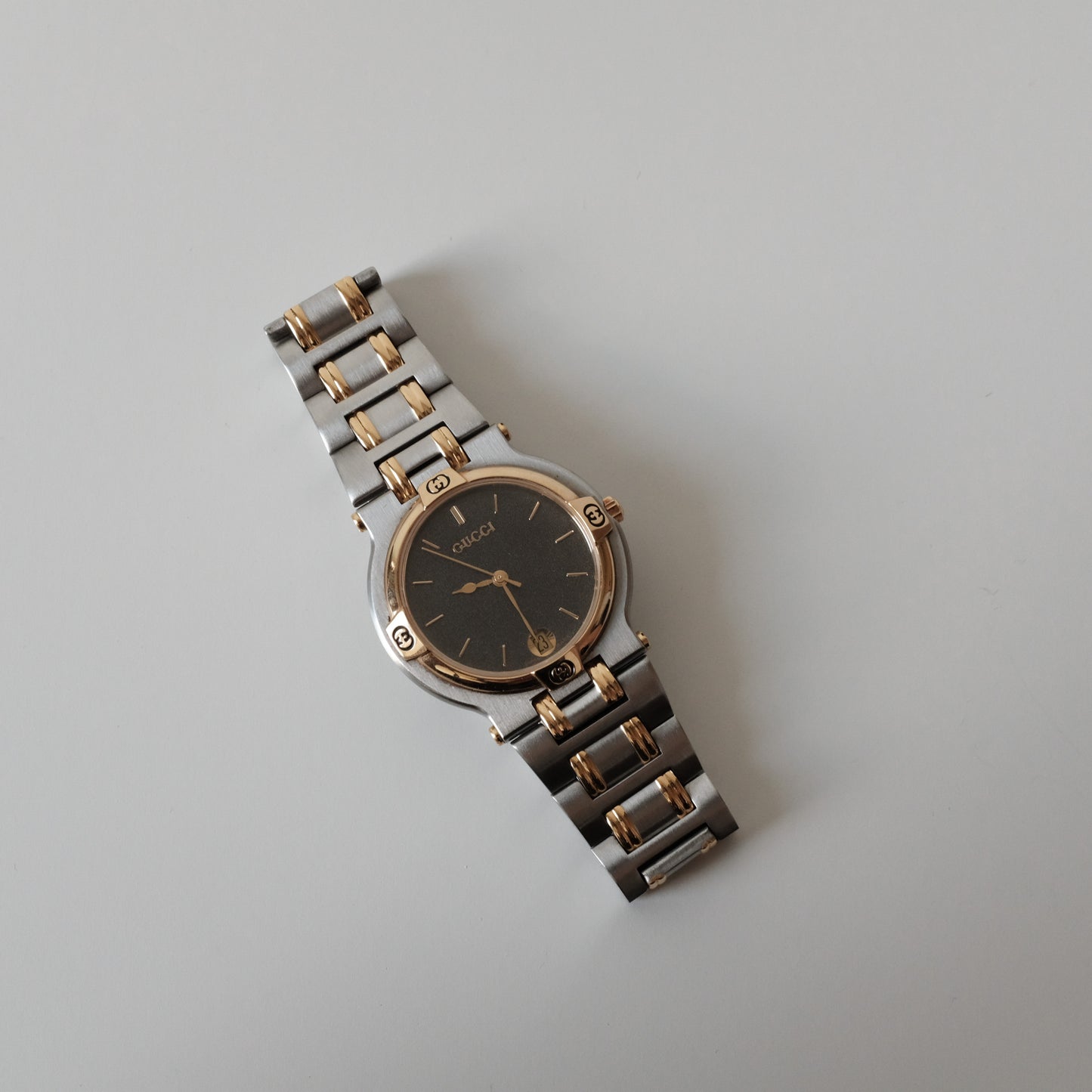 Vintage Gucci 9000M Watch